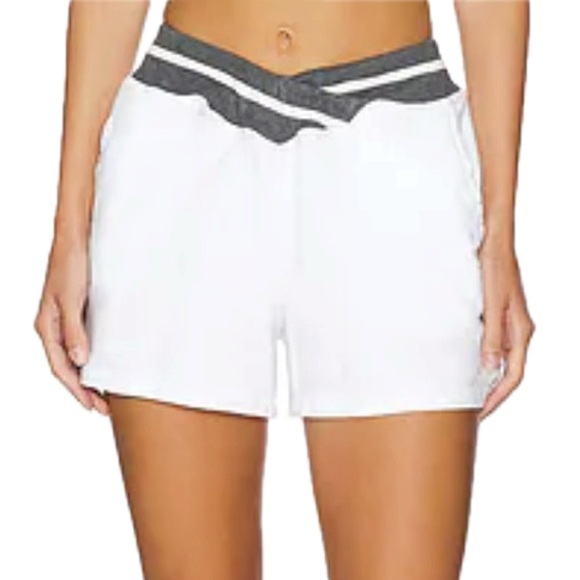 Anthropologie Sundry Cali Short in Optic White Womens Size Small V Waistband NWT - Picture 1 of 12